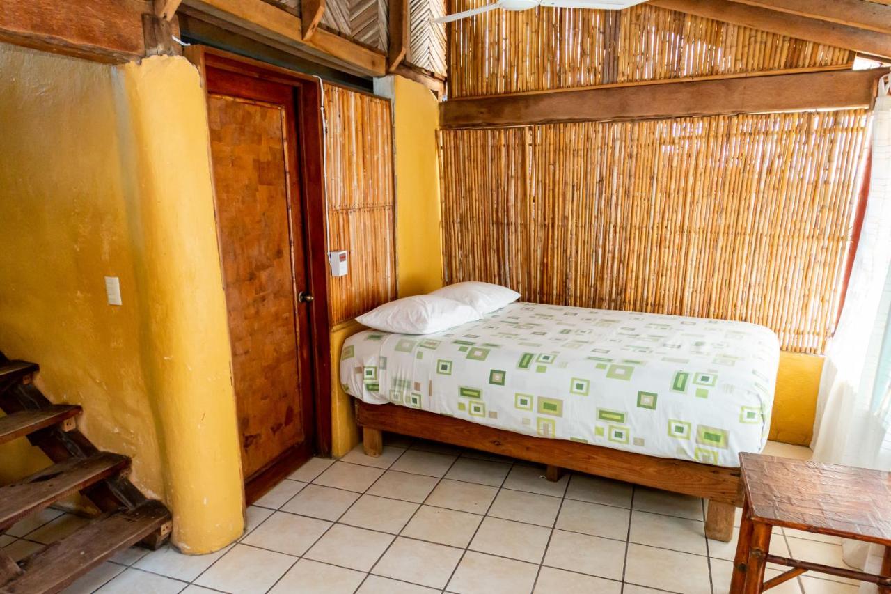 Casa Mexica Bungalows Zihuatanejo Esterno foto