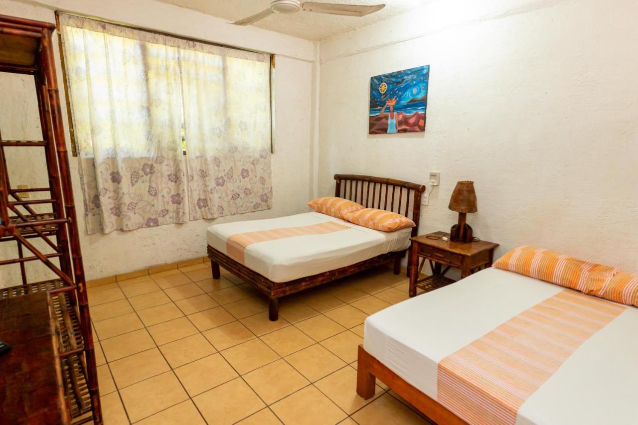 Casa Mexica Bungalows Zihuatanejo Esterno foto