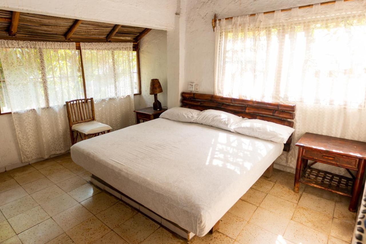 Casa Mexica Bungalows Zihuatanejo Esterno foto