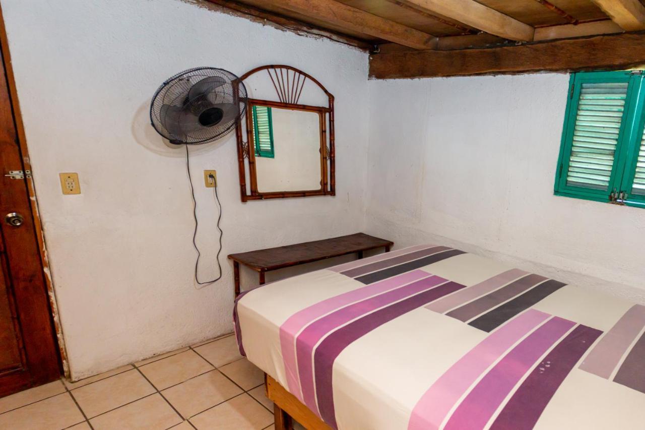 Casa Mexica Bungalows Zihuatanejo Esterno foto