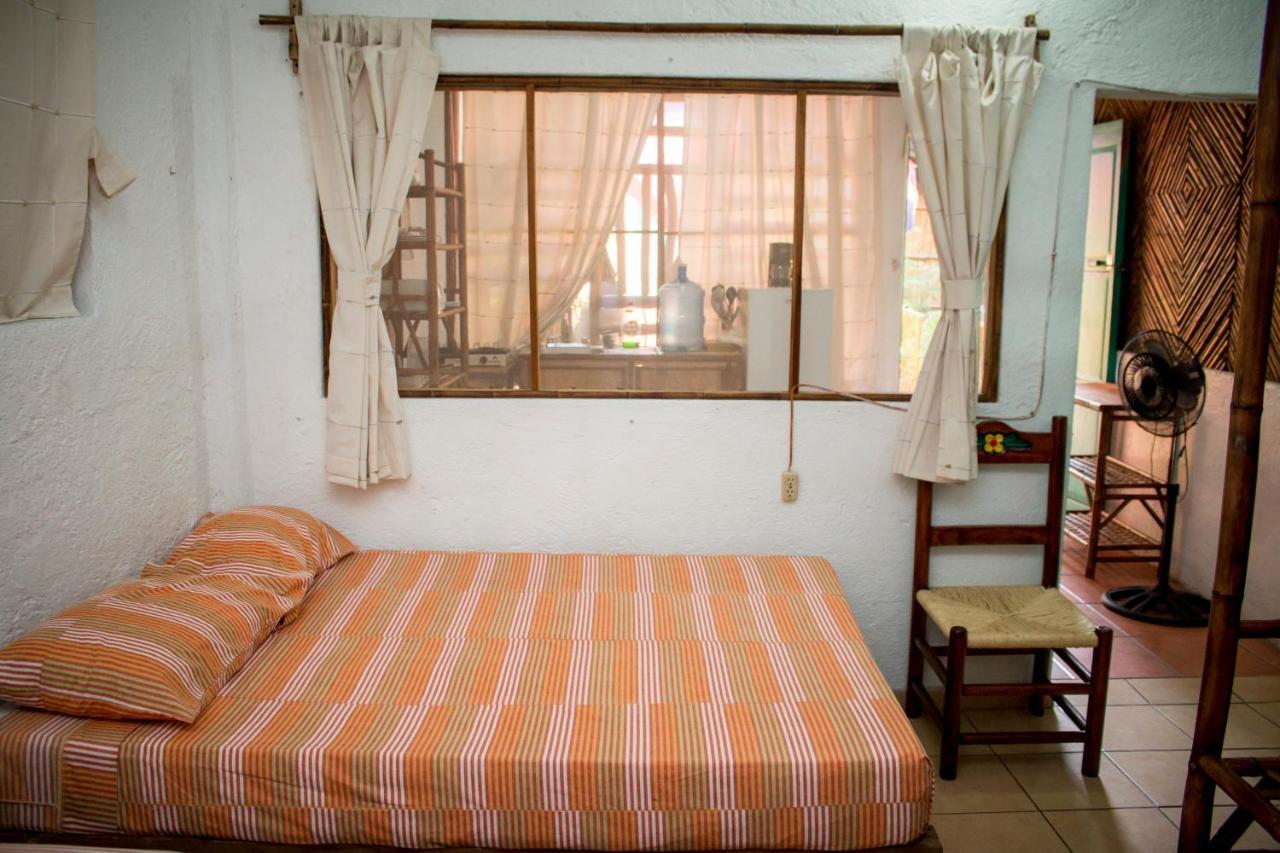 Casa Mexica Bungalows Zihuatanejo Esterno foto